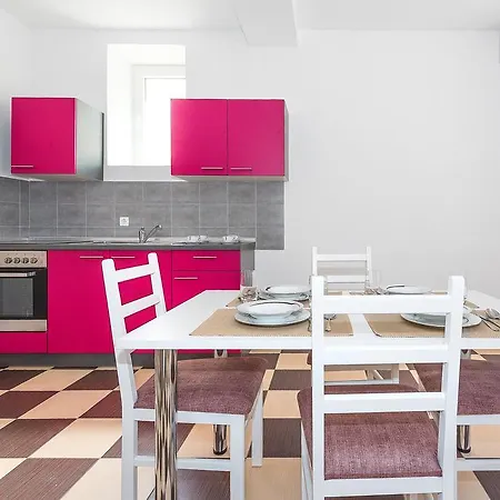 Apartment Skugor