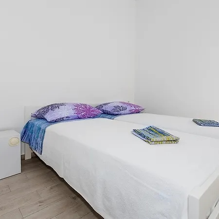 Apartment Skugor *