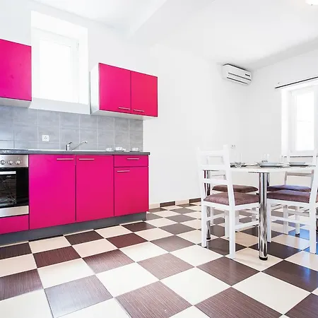 Skugor Apartment *