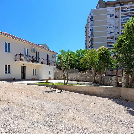 Skugor Apartment *