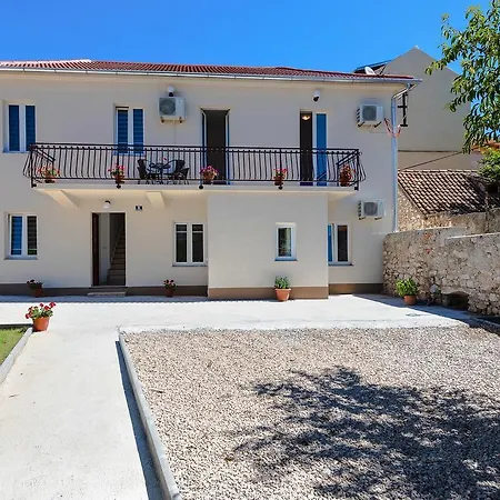 Skugor Sibenik
