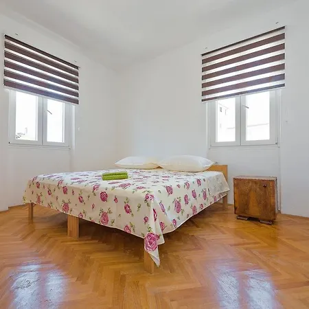 Skugor Sibenik